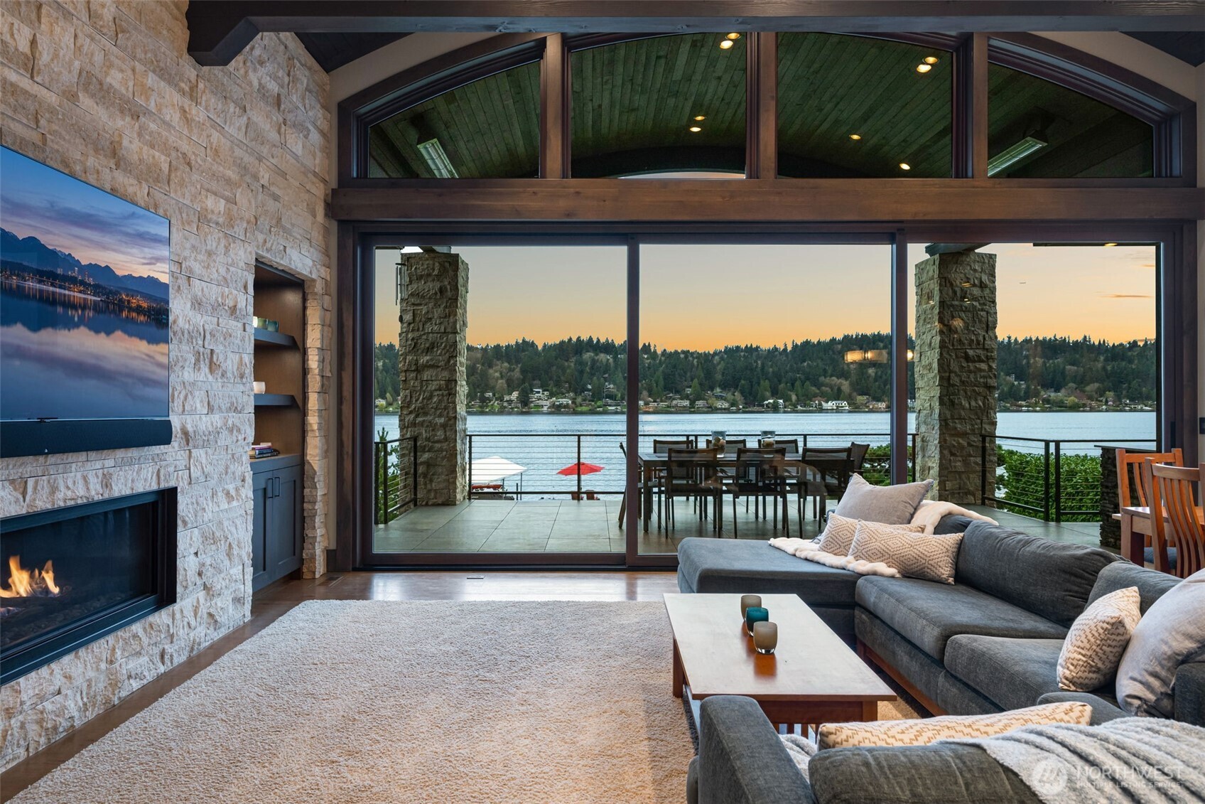 5629 Pleasure Point Lane SE, Bellevue, WA 98006