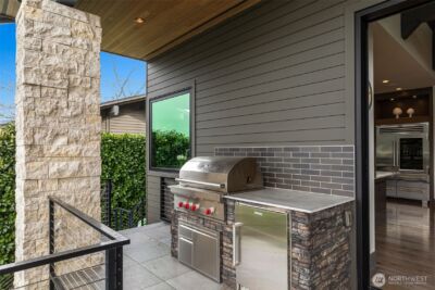 5629 Pleasure Point Lane SE, Bellevue, WA 98006 - Photo 10