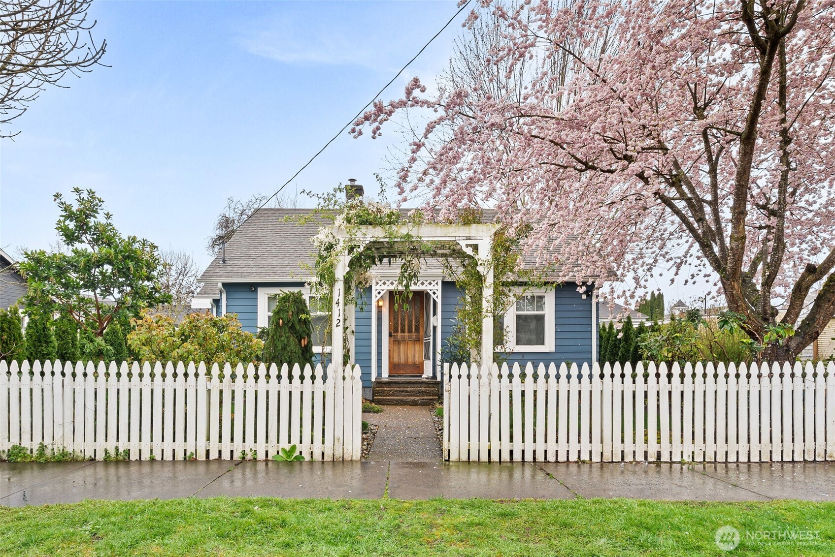 1412 Everett Street , Sumner, WA 98390-2131