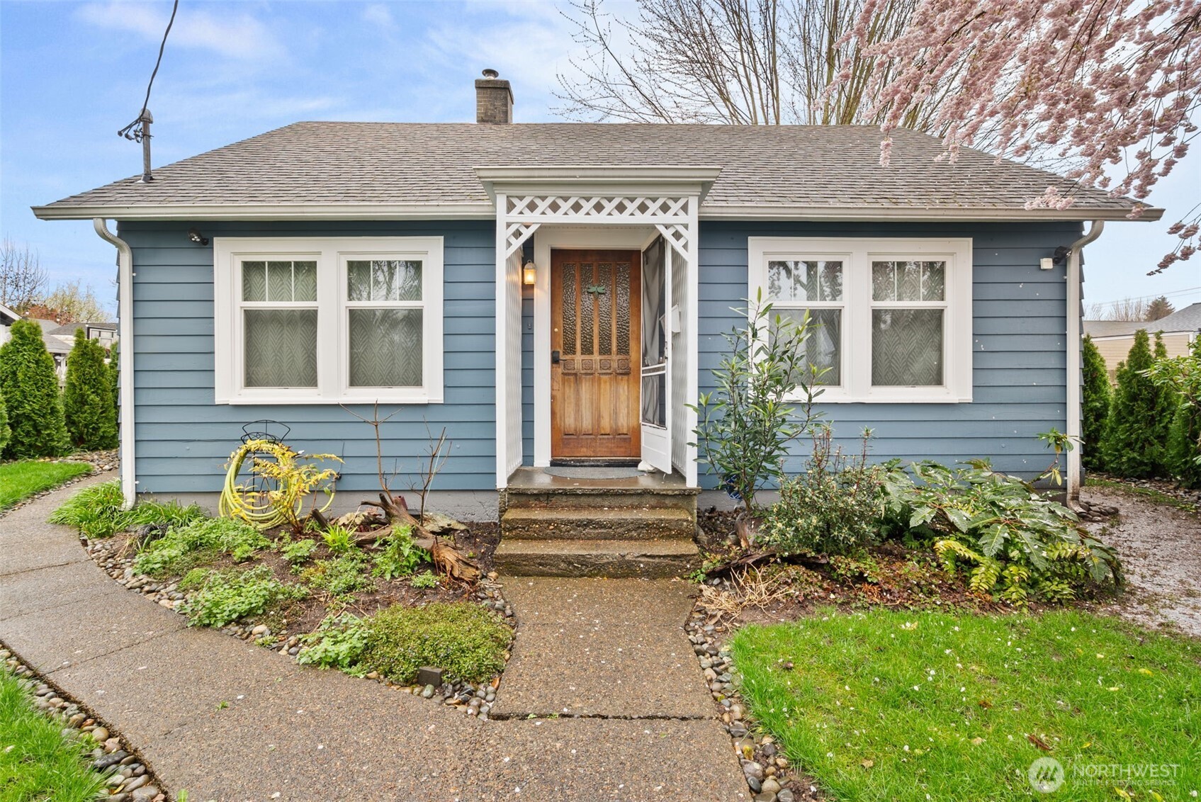 1412 Everett Street , Sumner, WA 98390-2131