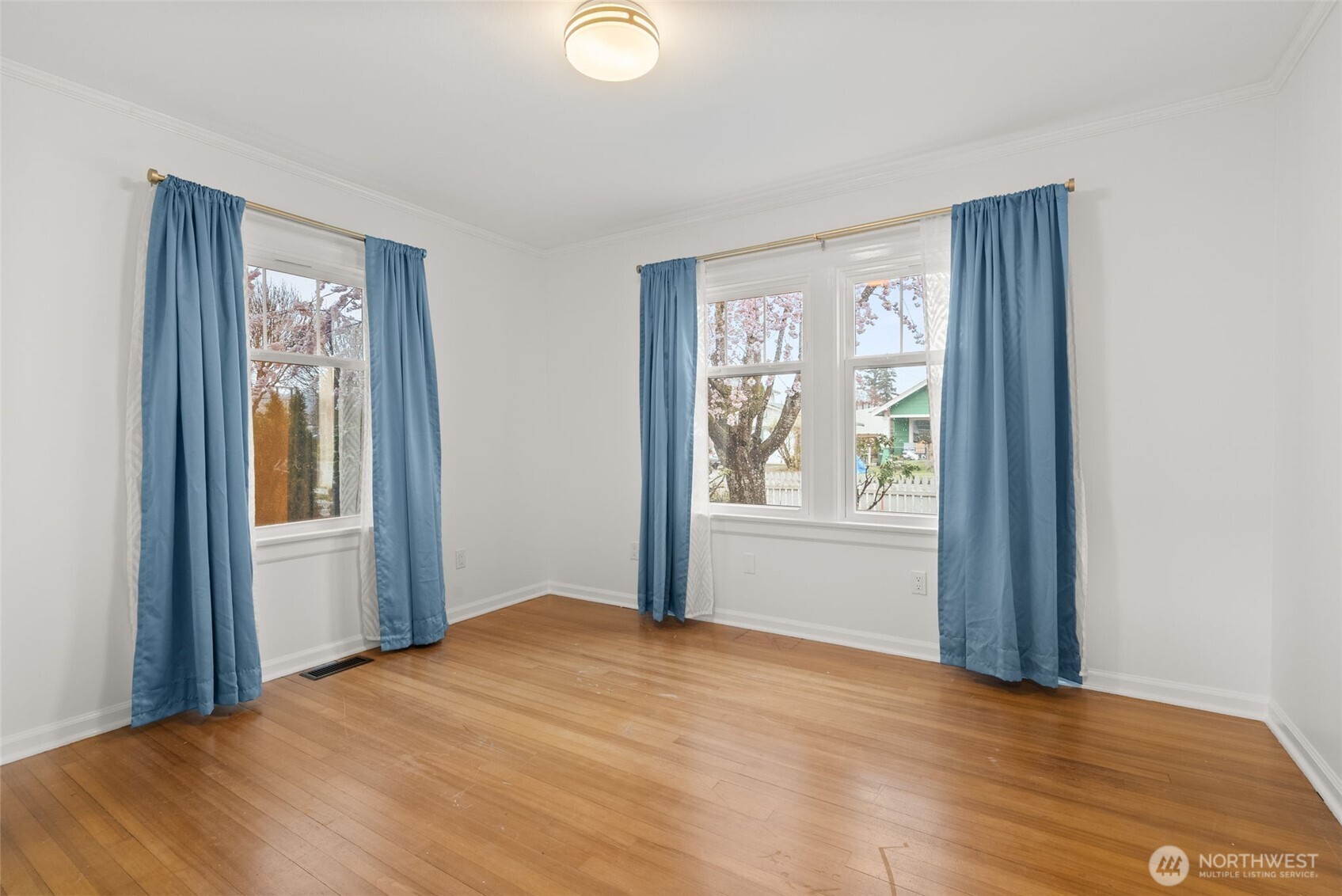 1412 Everett Street , Sumner, WA 98390-2131