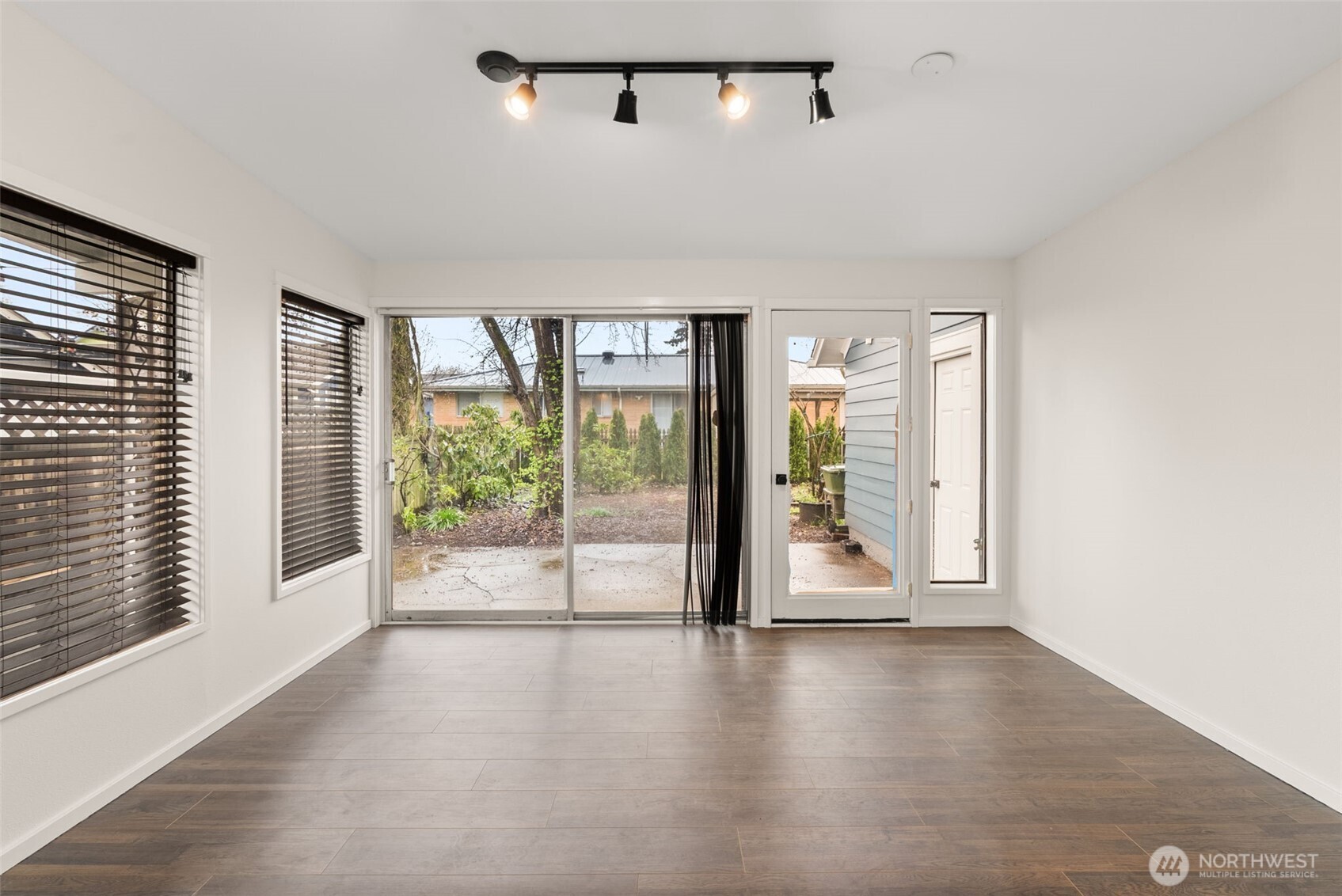 1412 Everett Street , Sumner, WA 98390-2131