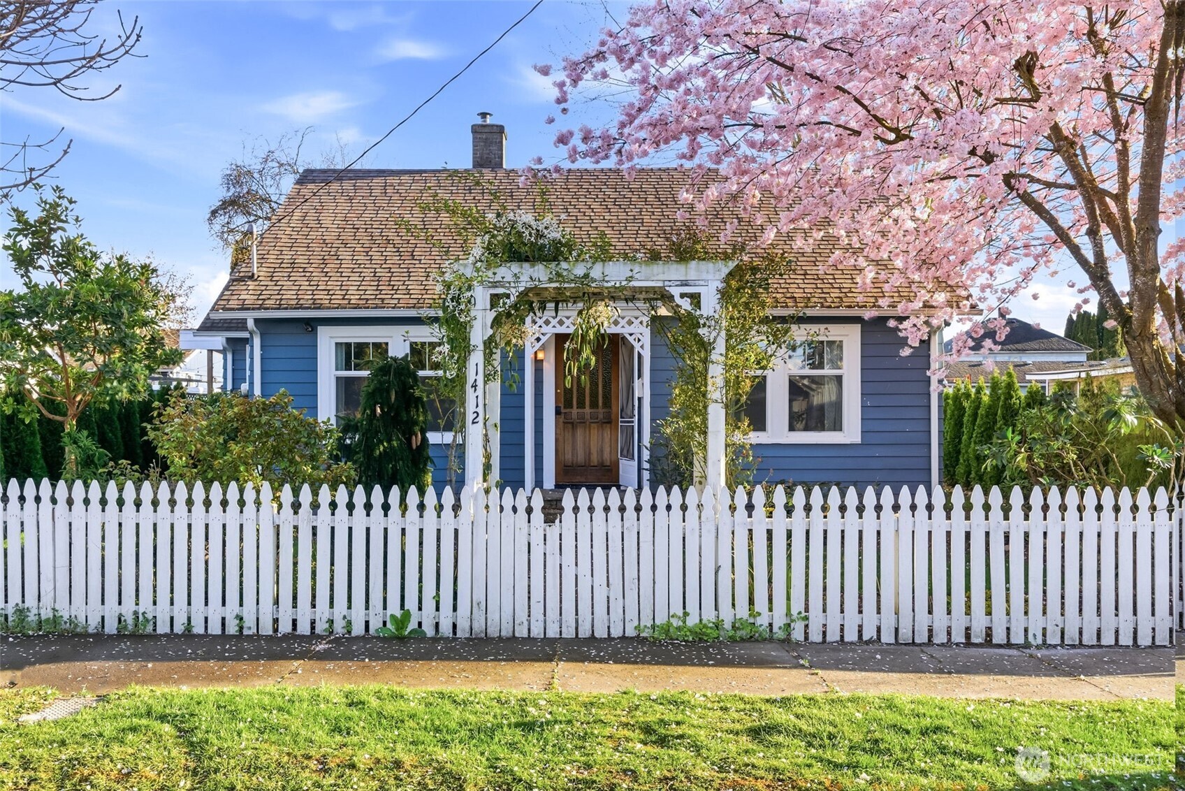 1412 Everett Street , Sumner, WA 98390-2131