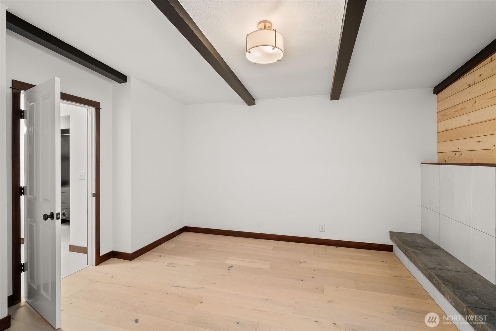 1412 Everett Street , Sumner, WA 98390-2131