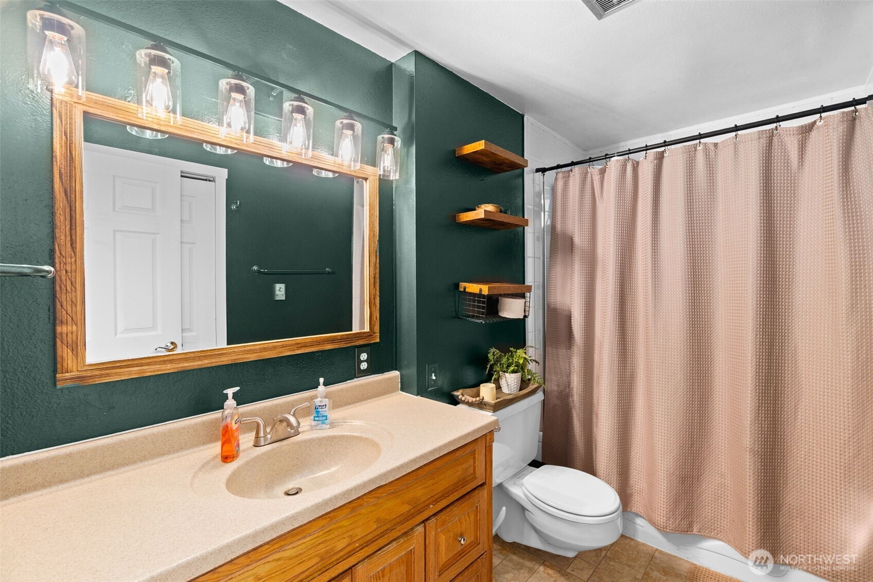 3924 18th Avenue NE, Olympia, WA 98506