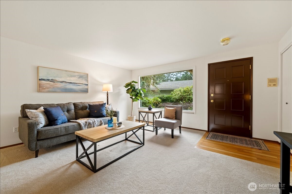 24848 13th Avenue S, Des Moines, WA 98198