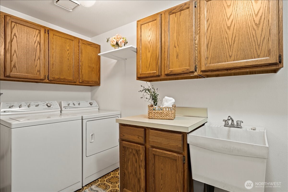 24848 13th Avenue S, Des Moines, WA 98198