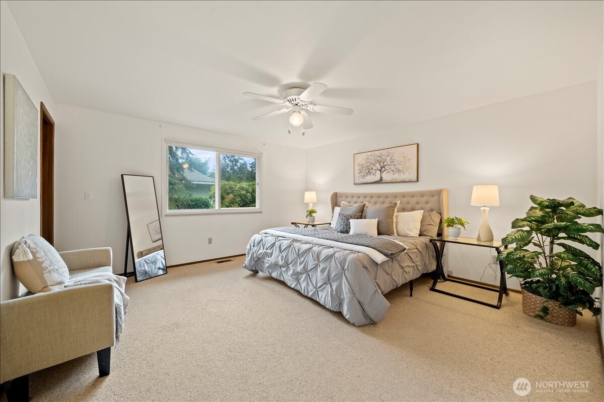 24848 13th Avenue S, Des Moines, WA 98198