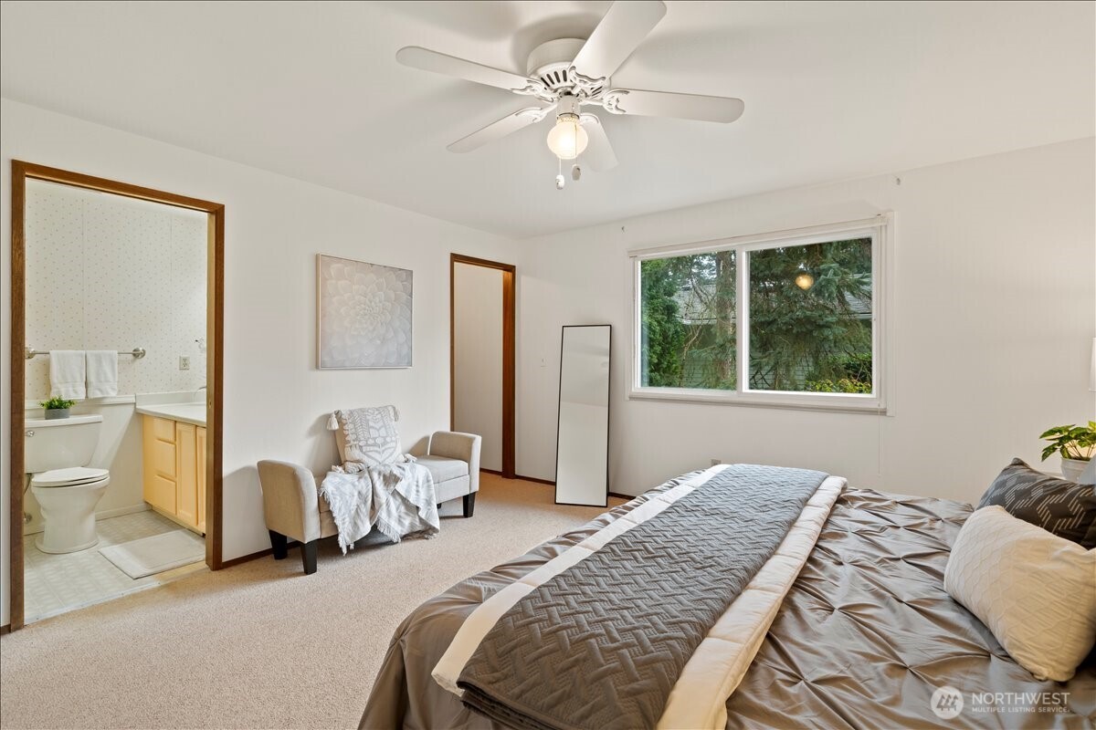 24848 13th Avenue S, Des Moines, WA 98198