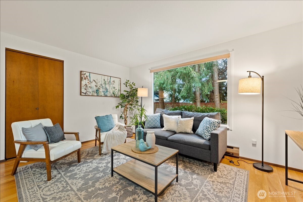 24848 13th Avenue S, Des Moines, WA 98198