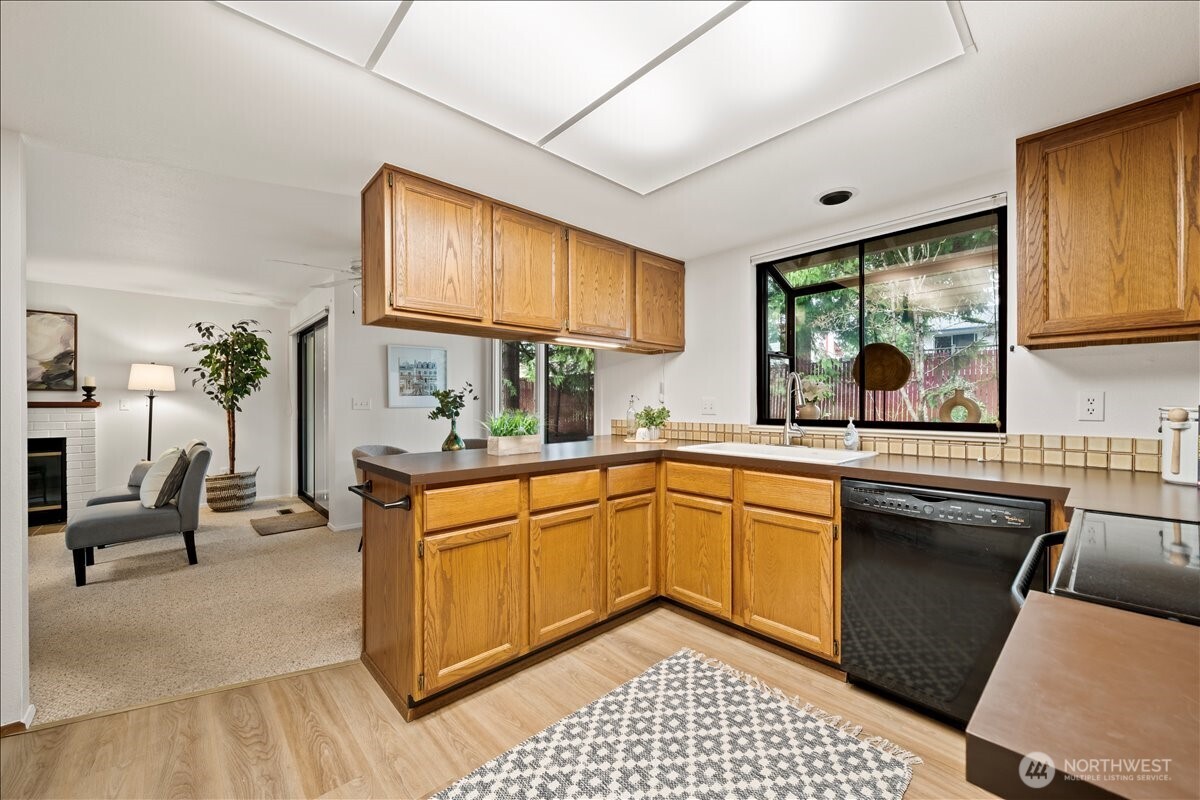 24848 13th Avenue S, Des Moines, WA 98198