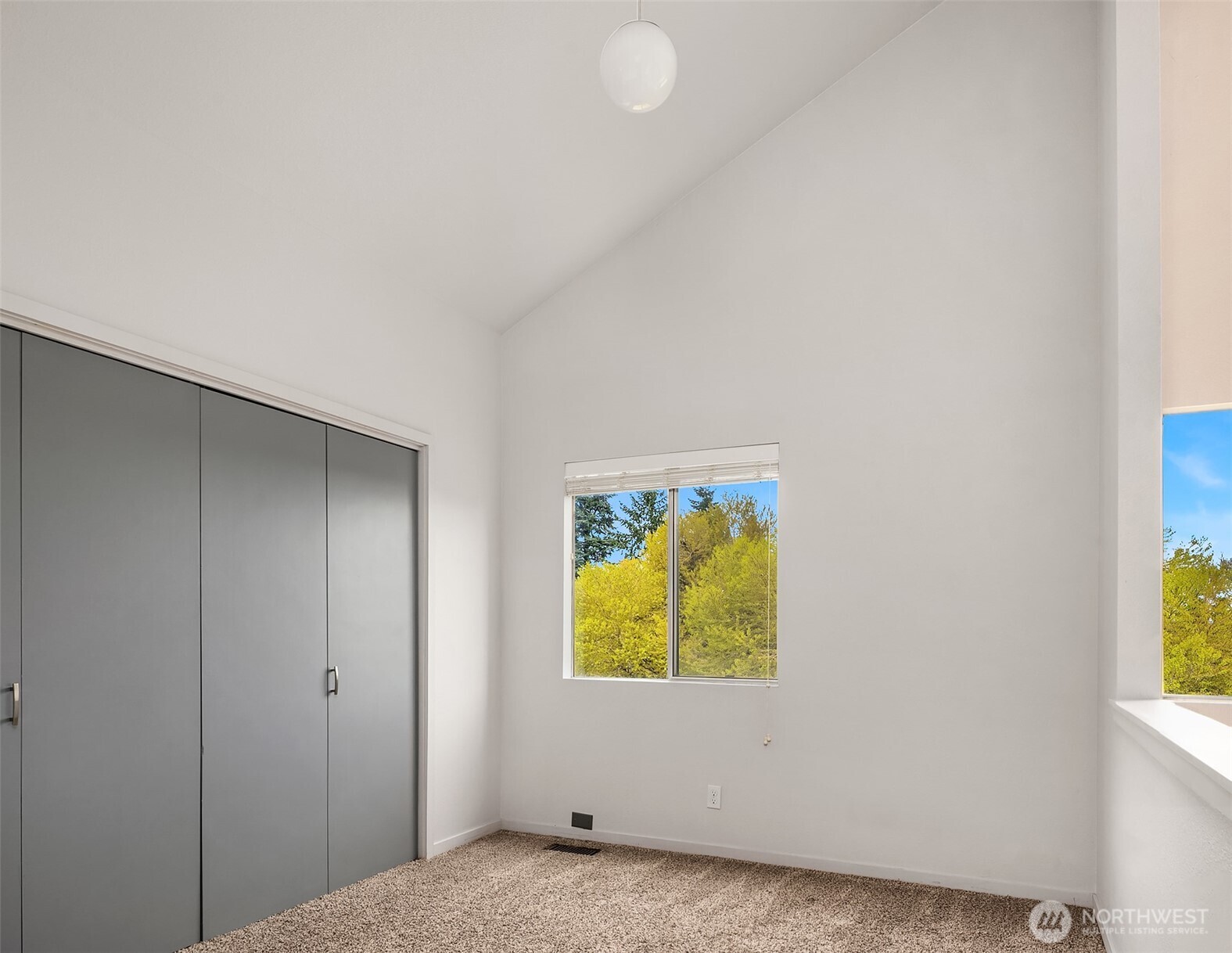 2601 E Aloha Street , Seattle, WA 98112