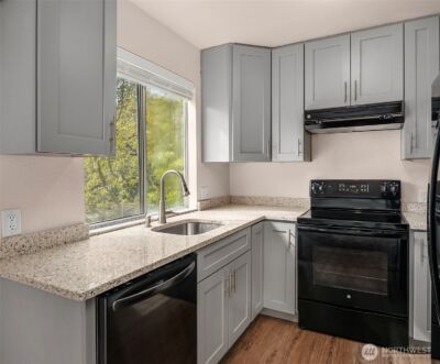 2601 E Aloha Street , Seattle, WA 98112 - Photo 7