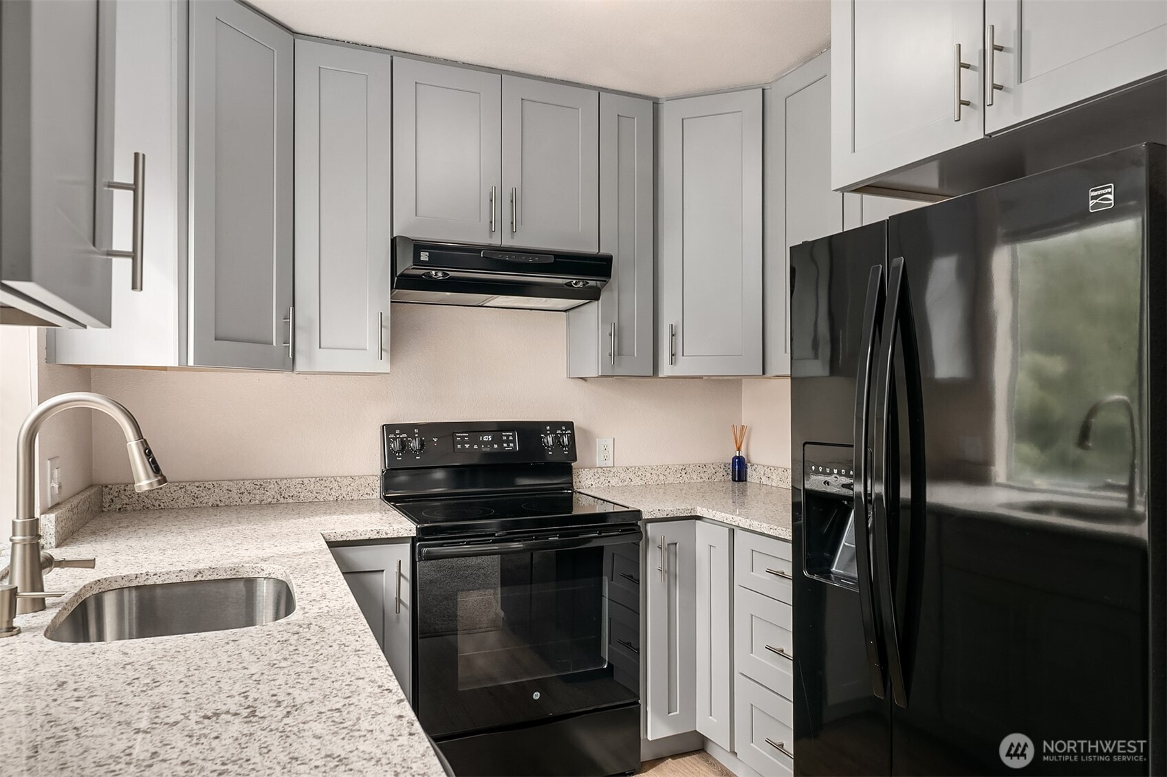 2601 E Aloha Street , Seattle, WA 98112