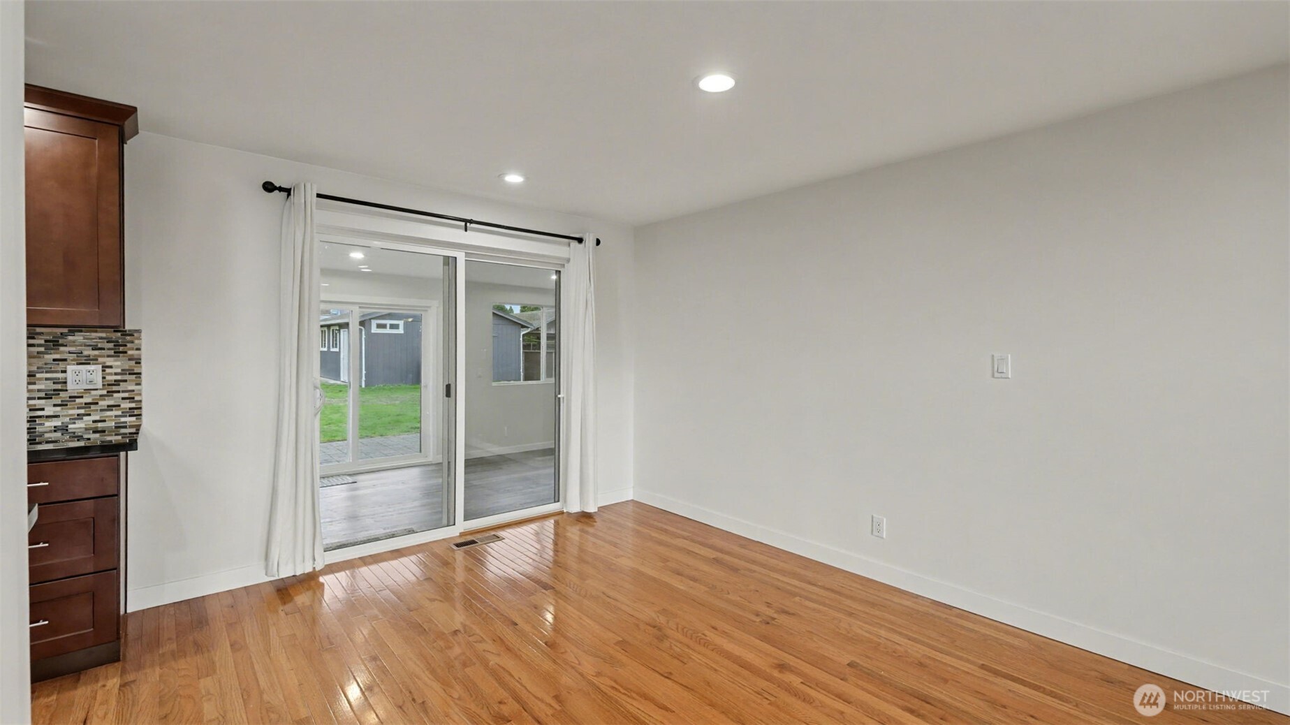 2200 NE 12th , Renton, WA 98056