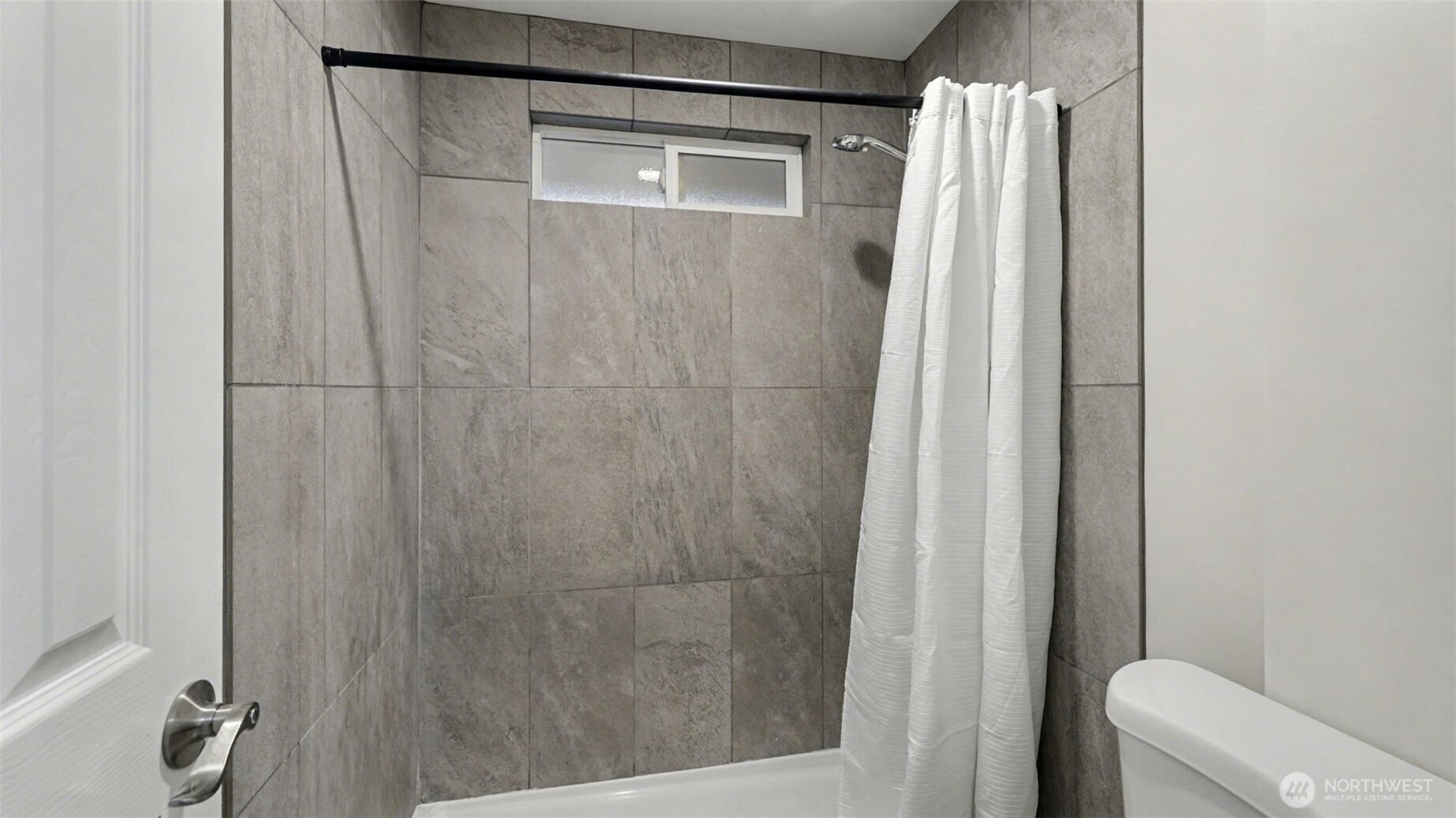 2200 NE 12th , Renton, WA 98056