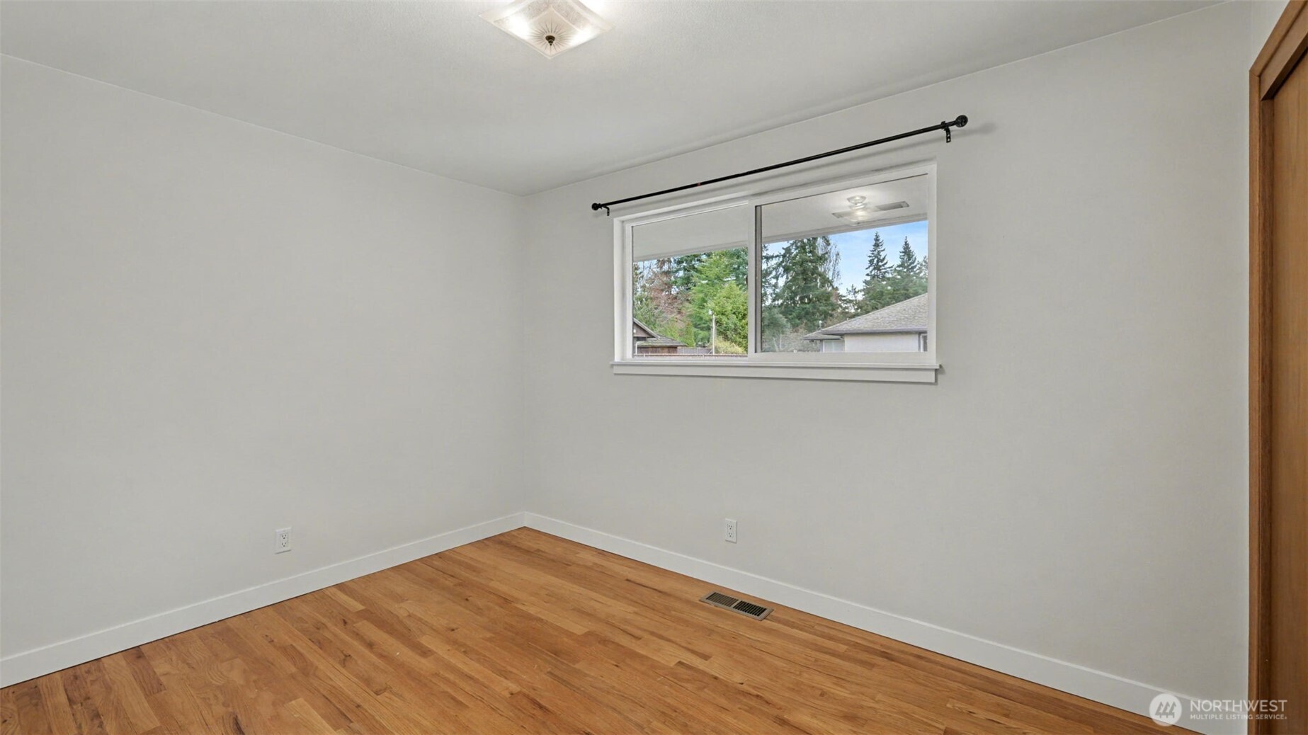 2200 NE 12th , Renton, WA 98056