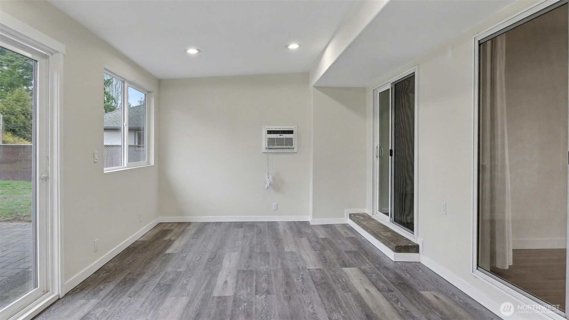 2200 NE 12th , Renton, WA 98056