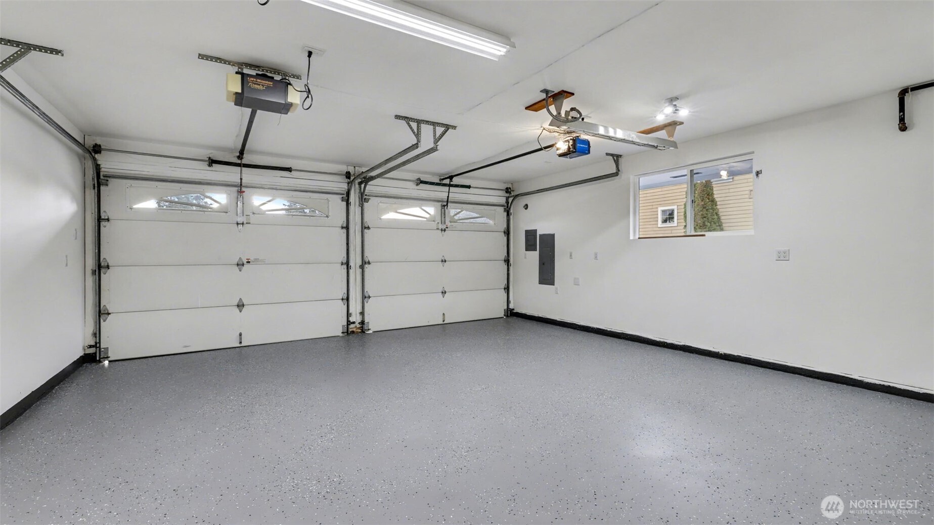 2200 NE 12th , Renton, WA 98056