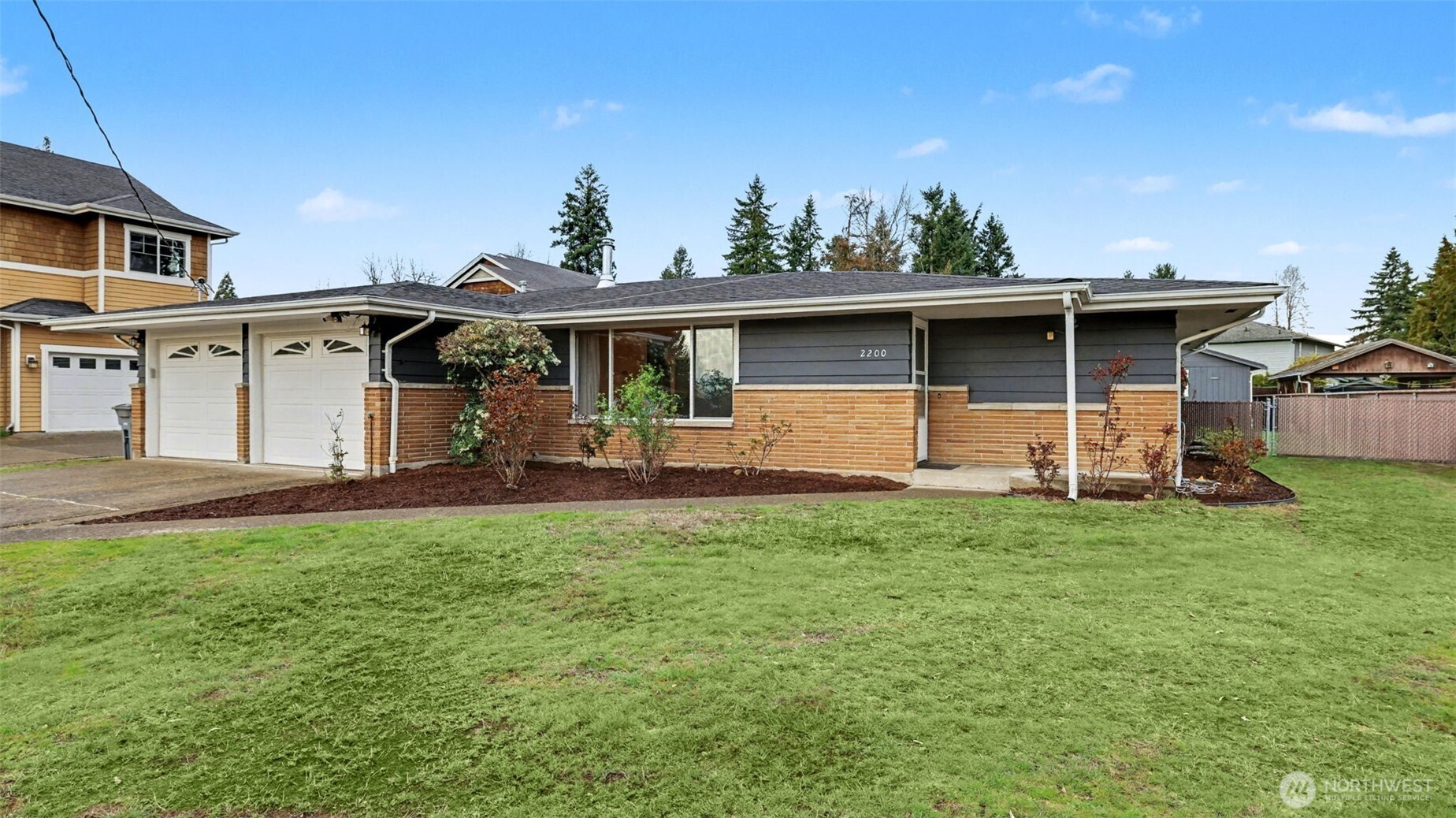 2200 NE 12th , Renton, WA 98056