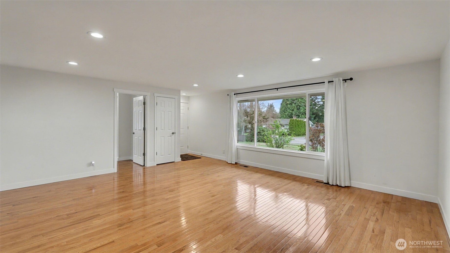 2200 NE 12th , Renton, WA 98056