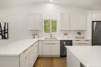 14214 Westwood Place NE, Seattle, WA 98125 - Photo 10