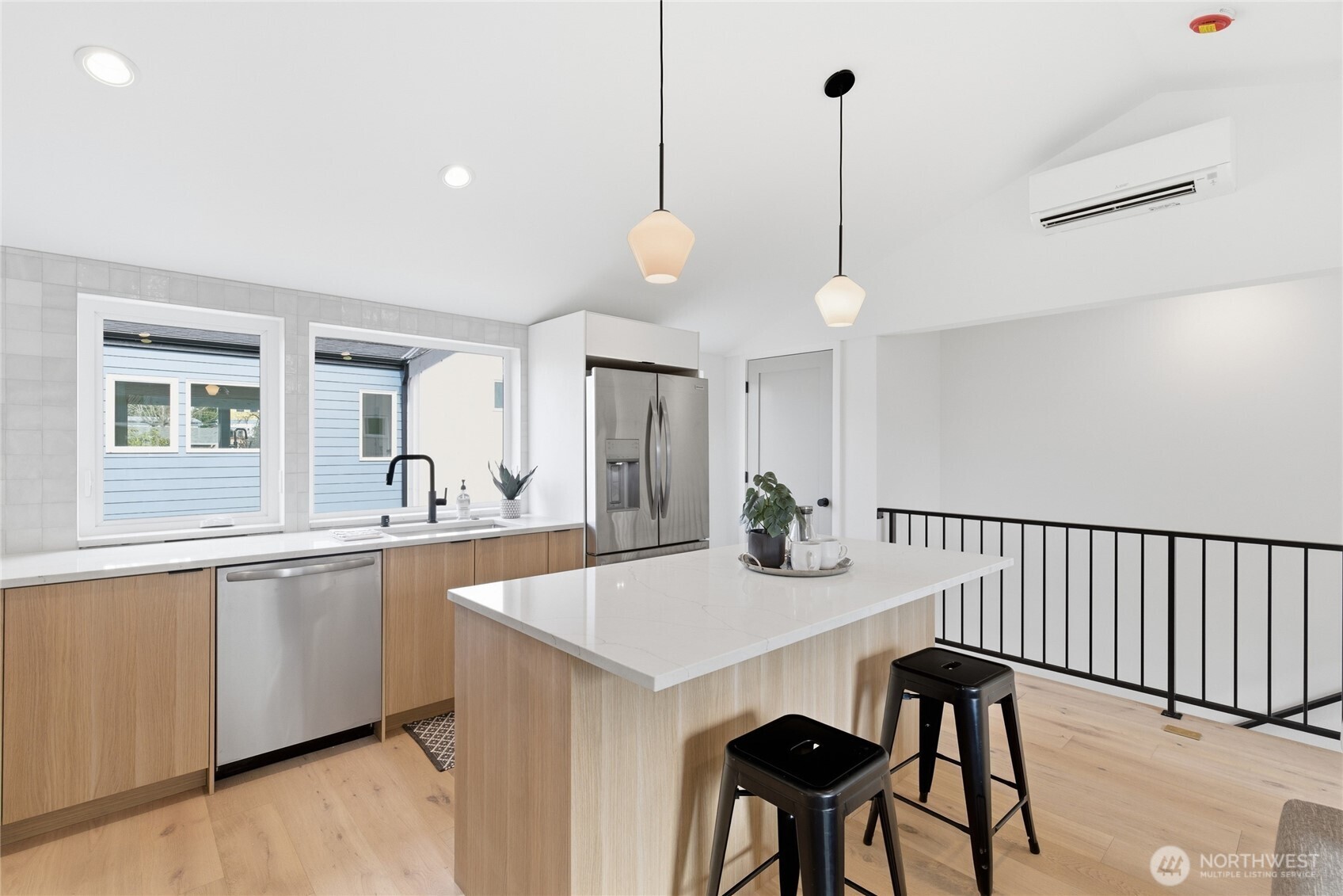 6505 19th Avenue NW, Seattle, WA 98117