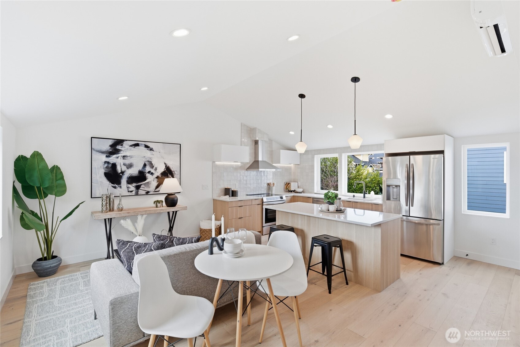 6505 19th Avenue NW, Seattle, WA 98117