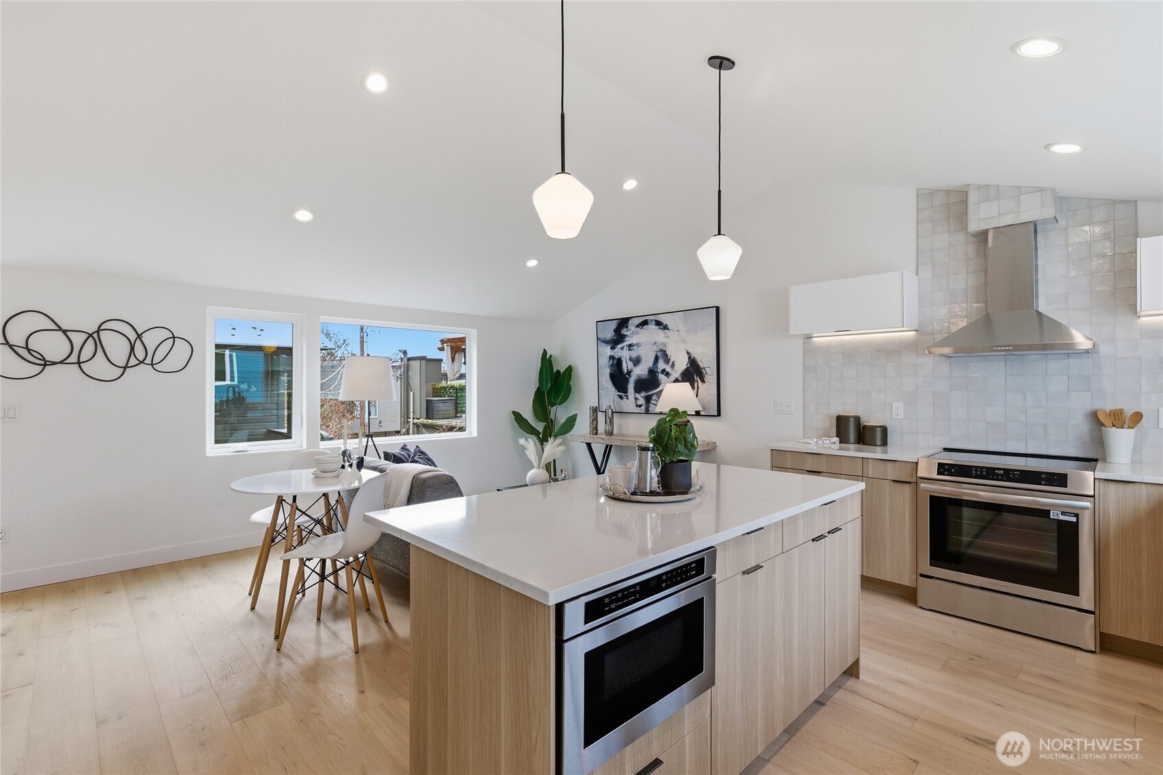 6505 19th Avenue NW, Seattle, WA 98117