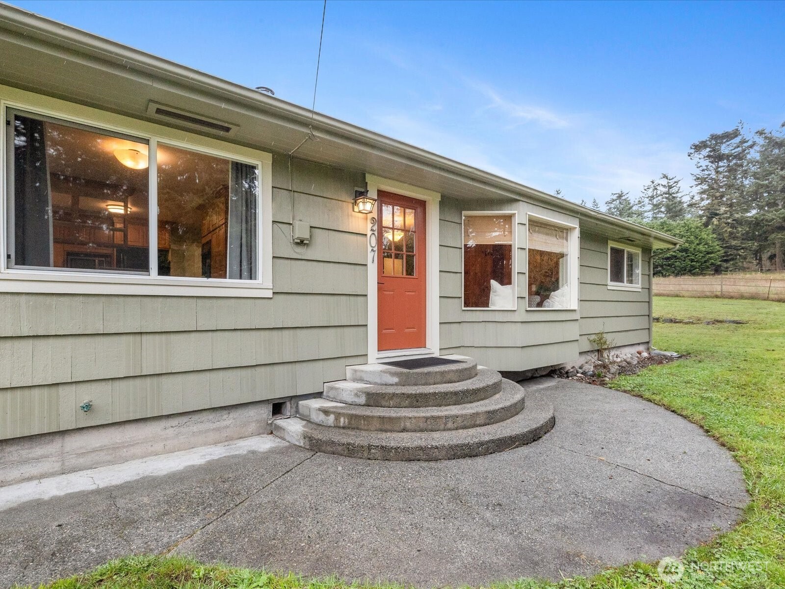 207 Fort Casey Road , Coupeville, WA 98239