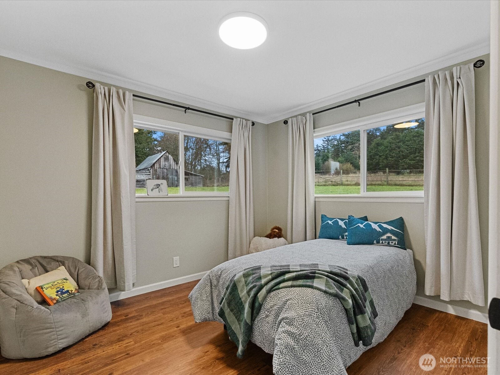 207 Fort Casey Road , Coupeville, WA 98239