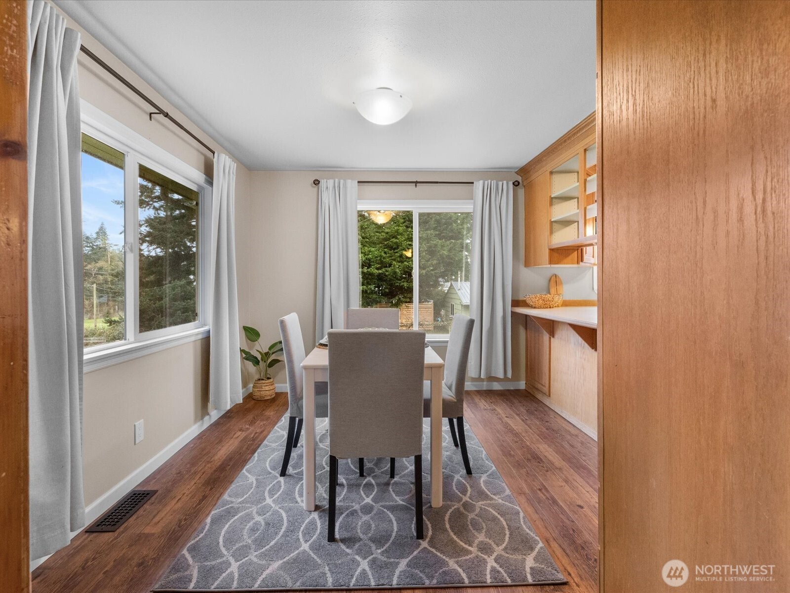 207 Fort Casey Road , Coupeville, WA 98239