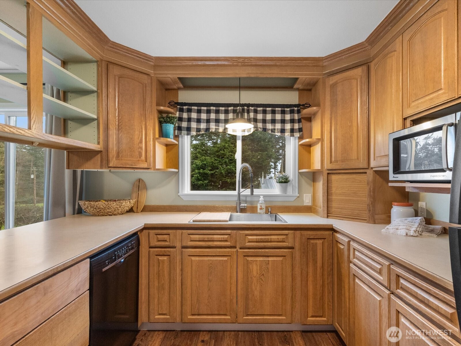 207 Fort Casey Road , Coupeville, WA 98239