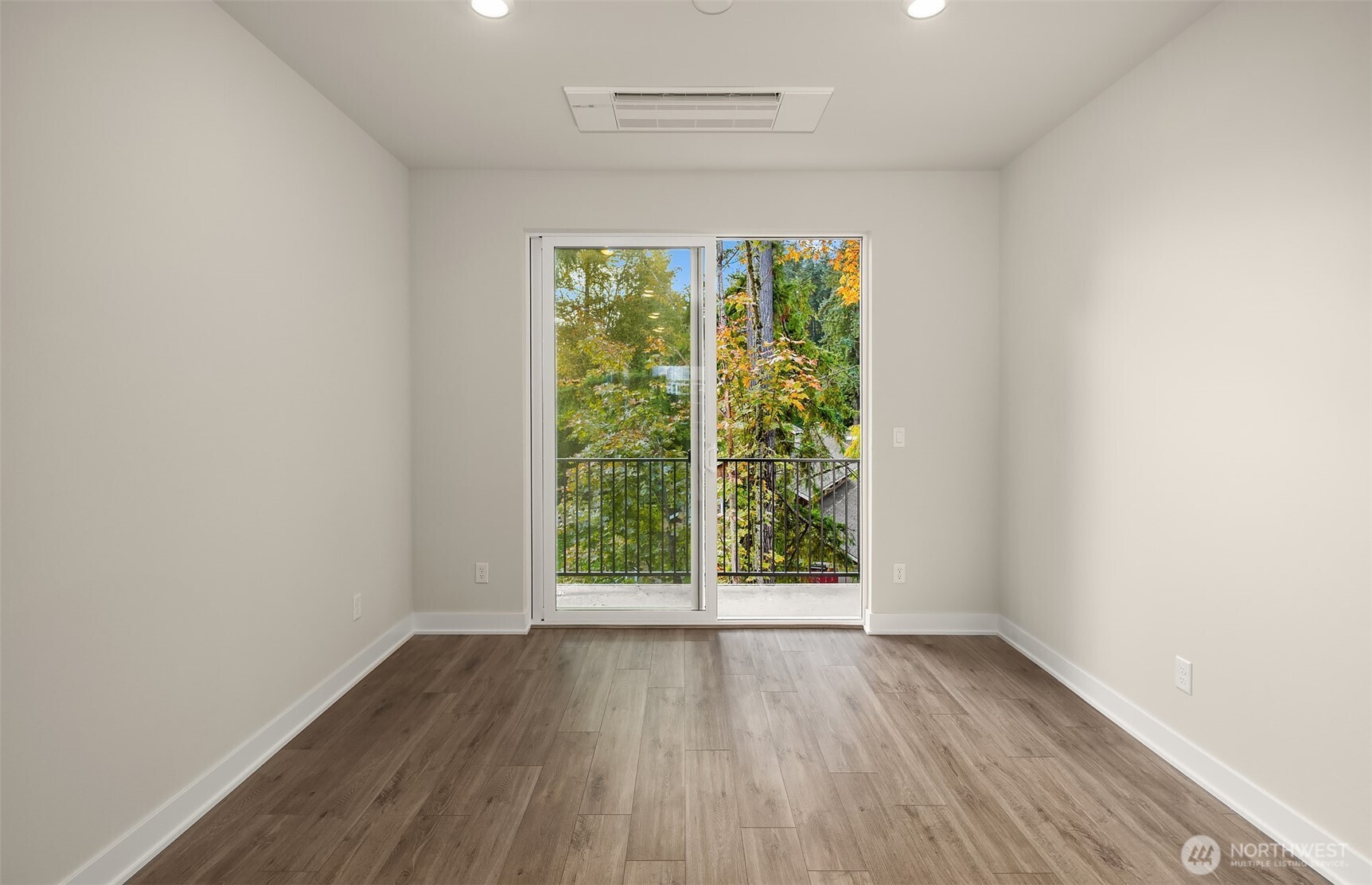 20341 90th Drive NE #B, Bothell, WA 98011