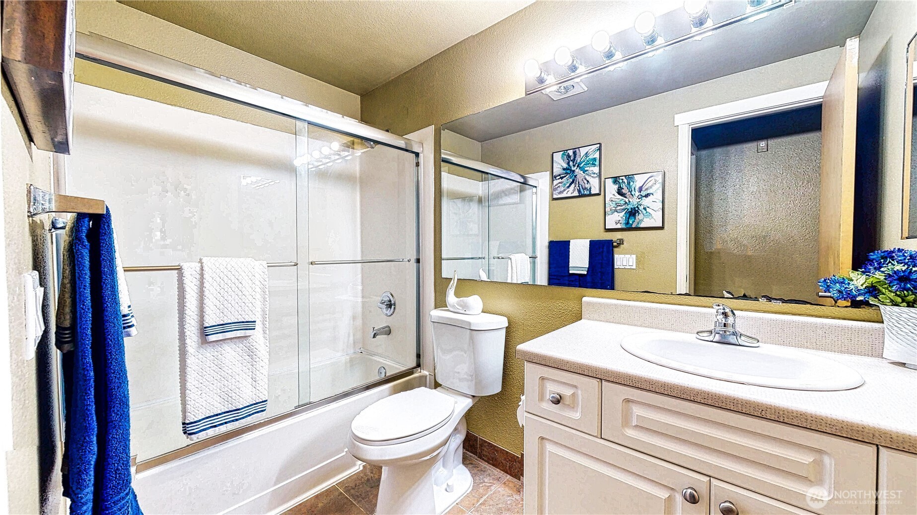 23301 Cedar Way #U102, Mountlake Terrace, WA 98043