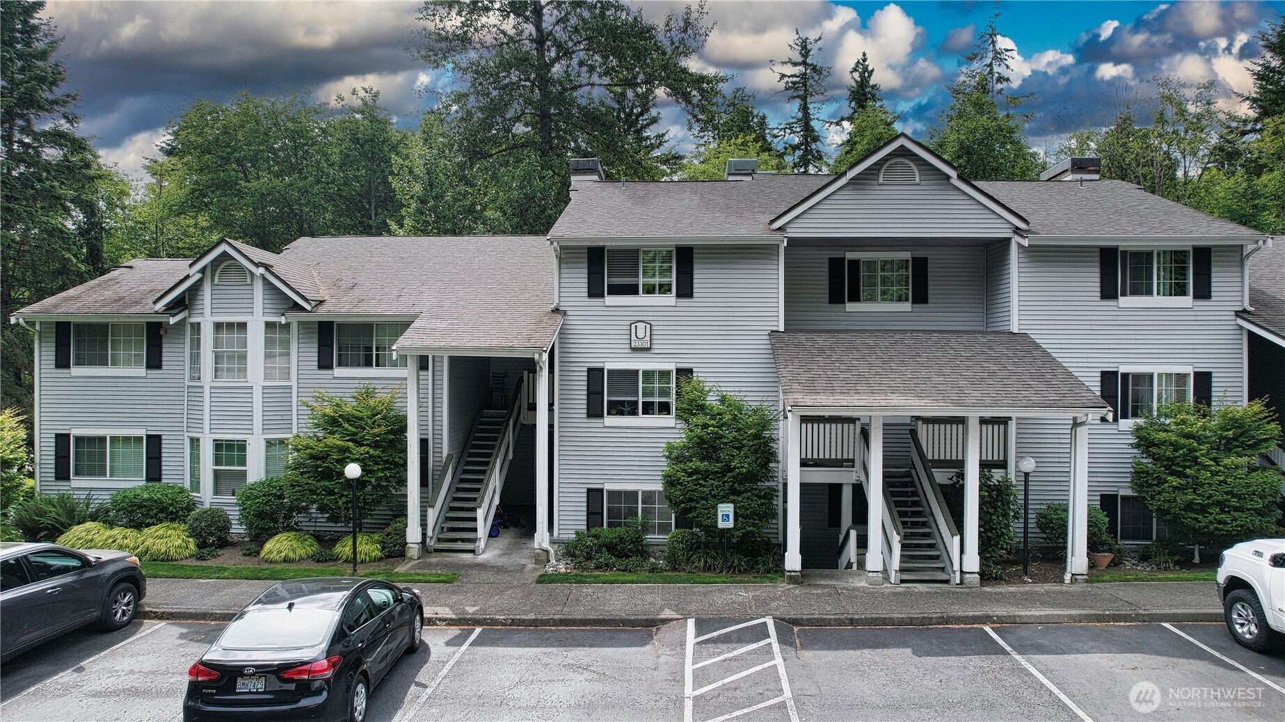 23301 Cedar Way #U102, Mountlake Terrace, WA 98043