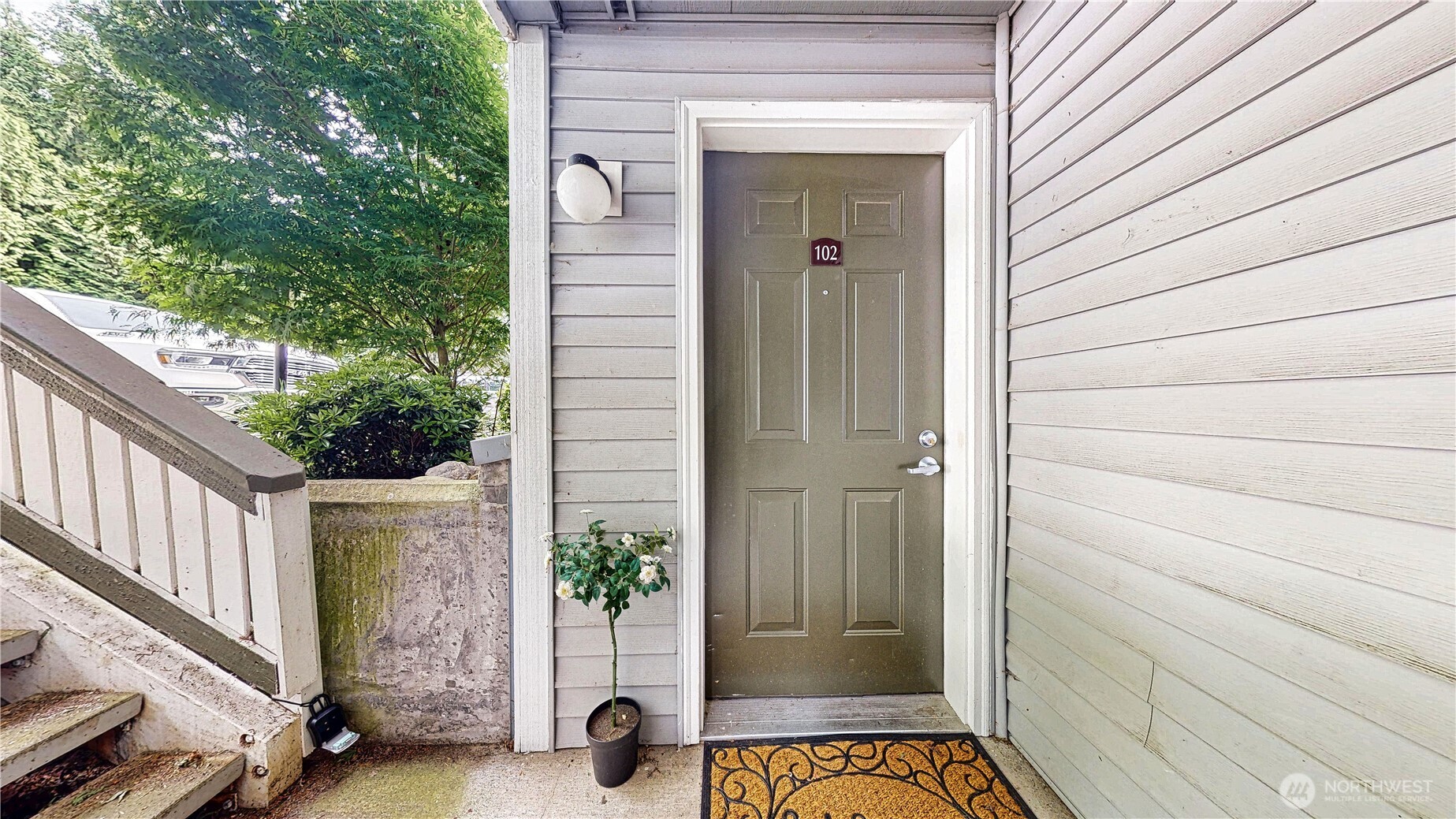 23301 Cedar Way #U102, Mountlake Terrace, WA 98043