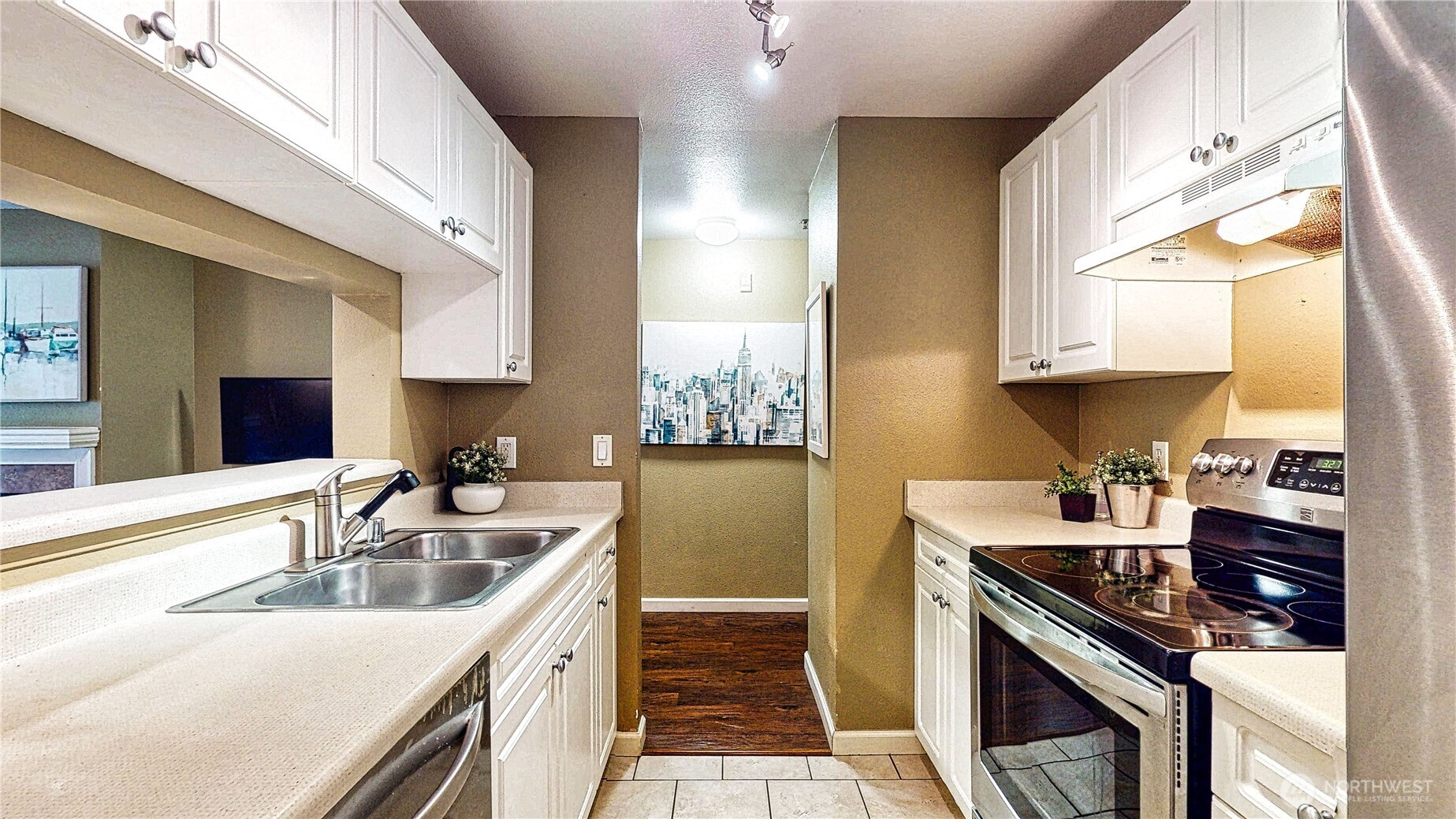 23301 Cedar Way #U102, Mountlake Terrace, WA 98043