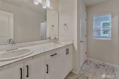 18317 37th Avenue E, Tacoma, WA 98446 - Photo 11