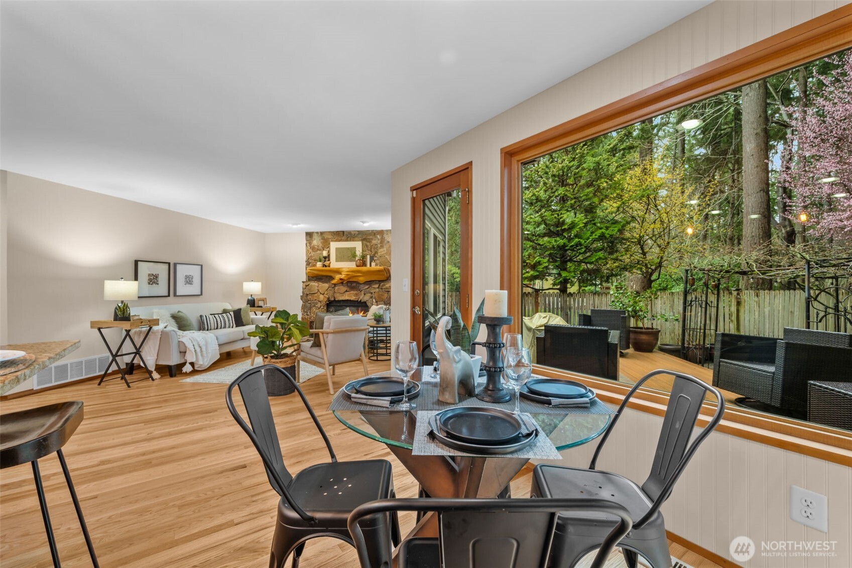 24310 SE 34th Place , Sammamish, WA 98029