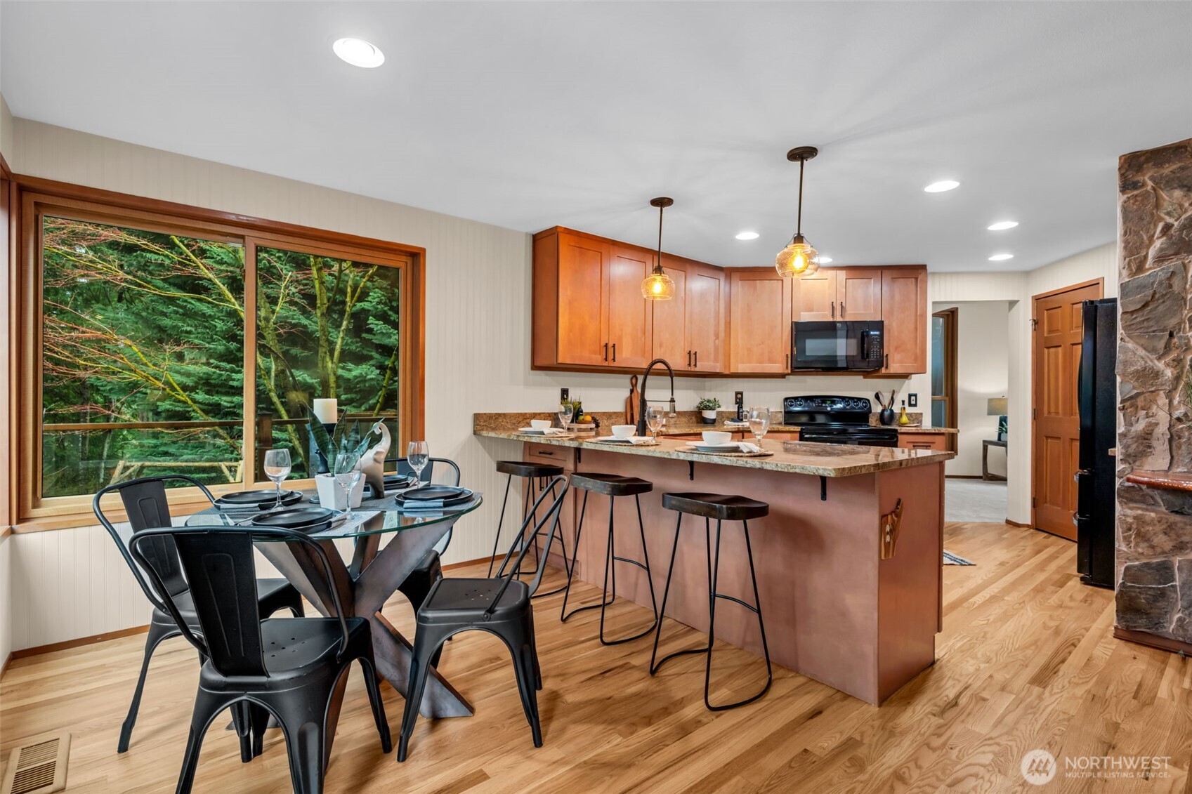 24310 SE 34th Place , Sammamish, WA 98029