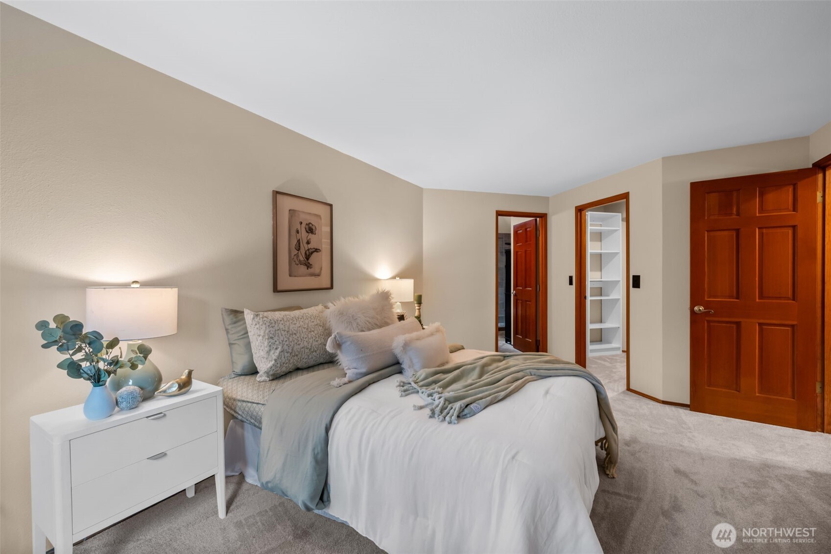 24310 SE 34th Place , Sammamish, WA 98029