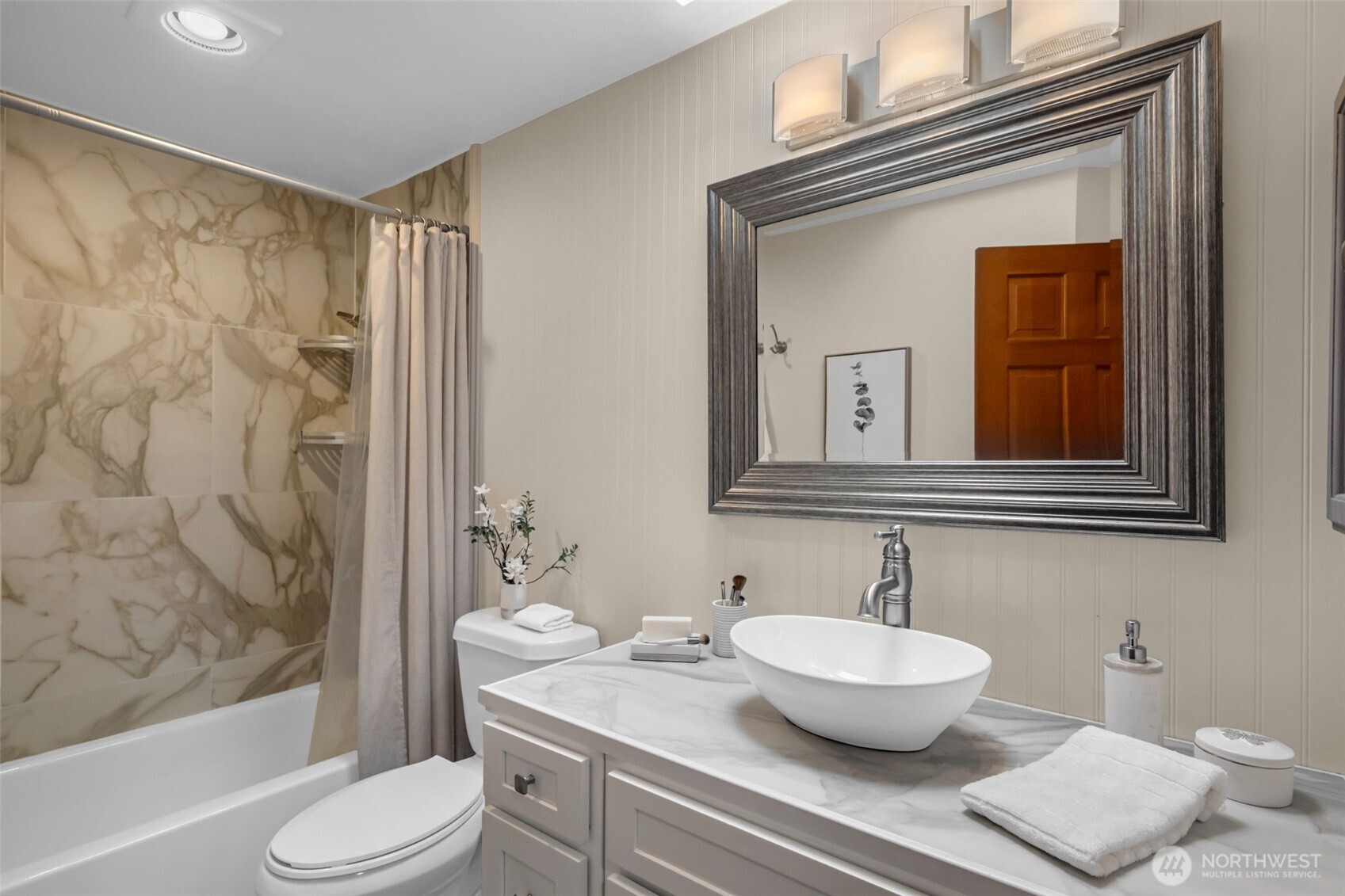 24310 SE 34th Place , Sammamish, WA 98029