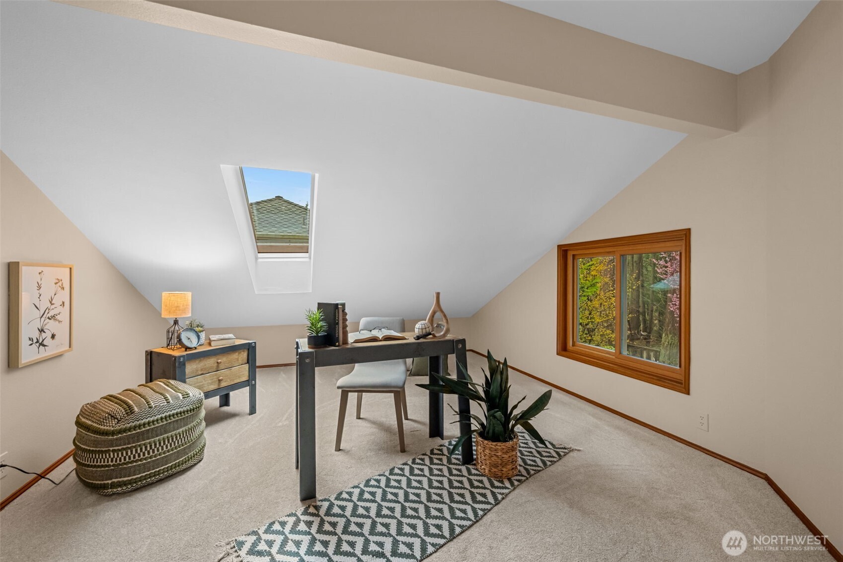 24310 SE 34th Place , Sammamish, WA 98029