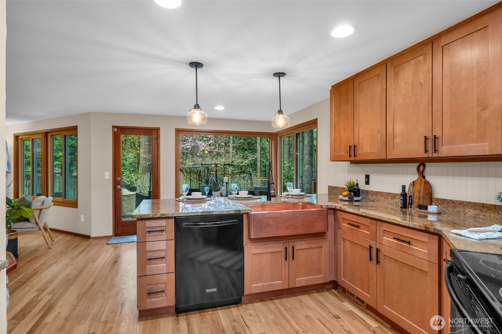 24310 SE 34th Place , Sammamish, WA 98029