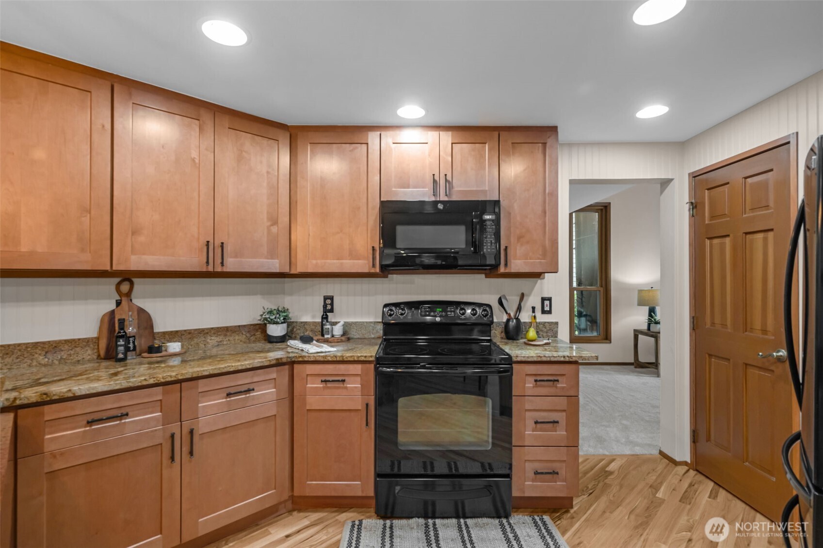 24310 SE 34th Place , Sammamish, WA 98029
