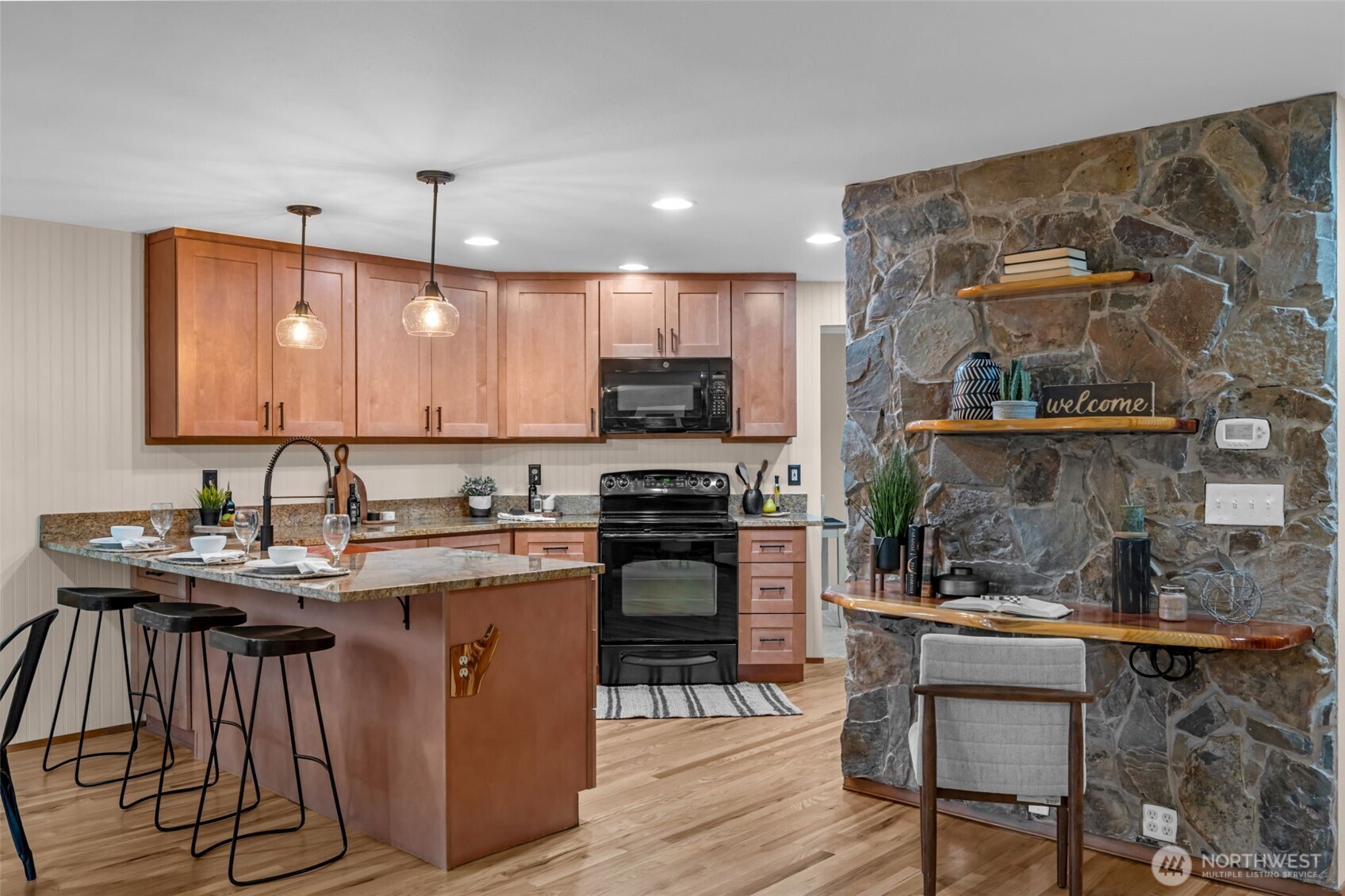 24310 SE 34th Place , Sammamish, WA 98029