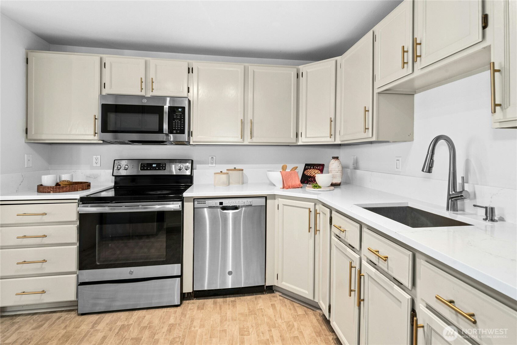 8720 Phinney Avenue N #21, Seattle, WA 98103