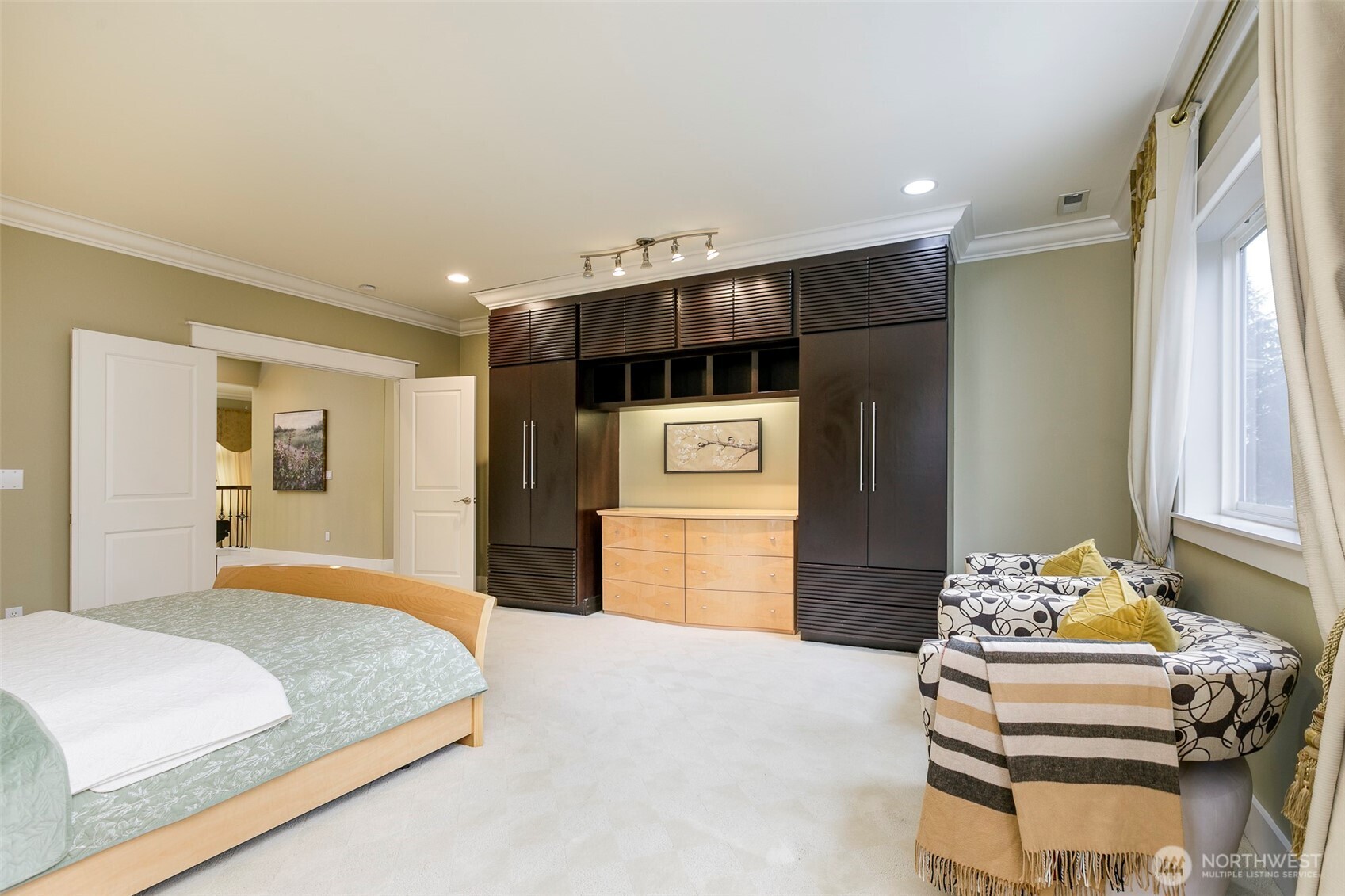 3712 88th Avenue SE, Mercer Island, WA 98040