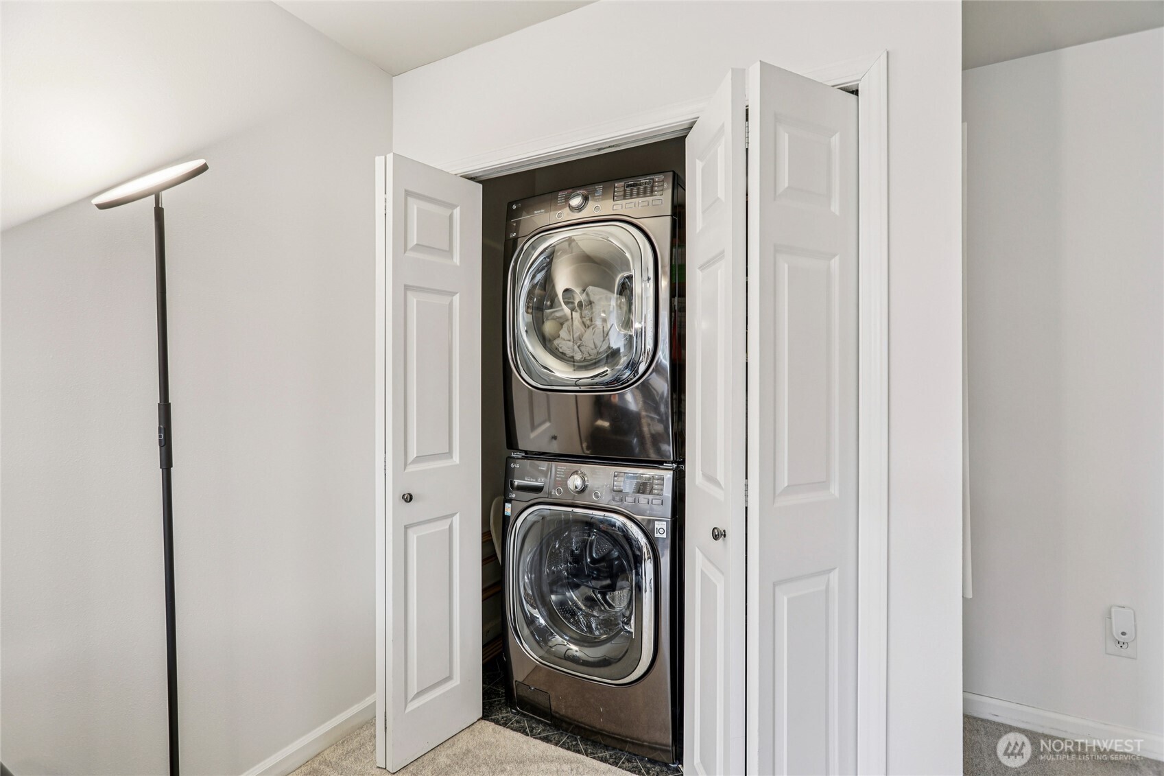 5217 23rd Avenue SW, Seattle, WA 98106